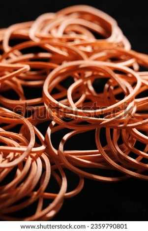 Rubber Band is made by natural rubber