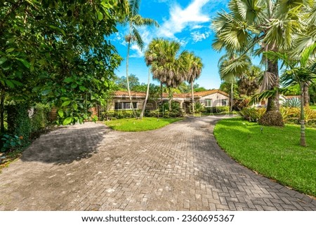 Photo of a yard at a home in Miami