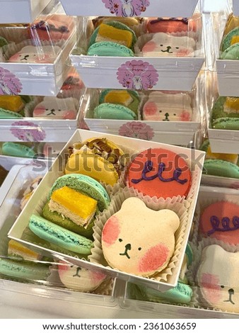 Macarons The bear picture is very cute.
