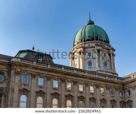 A picture of the Buda Castle dome.