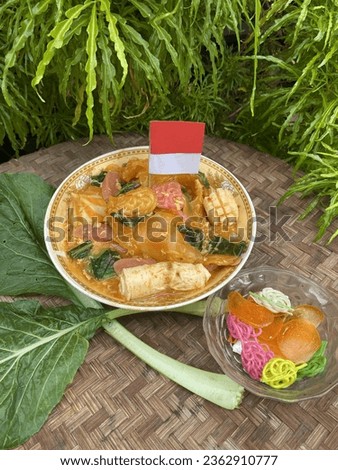 Seblak is a typical Sundanese dish originating from the Parahyangan region with a savory and spicy taste. Made from crackers consisting of garlic and kencur.