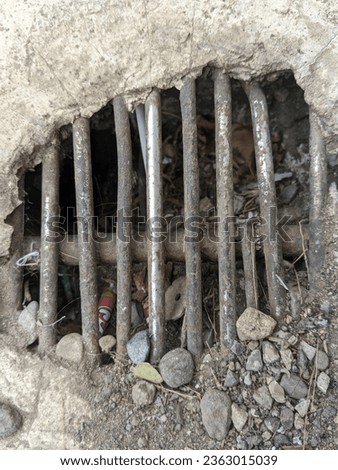The water drainage hole functions to prevent flooding