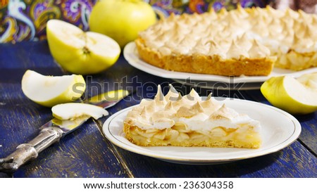 apple cake with meringue