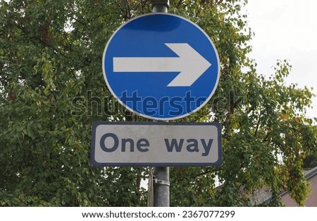 Regulatory signs, one way road traffic sign