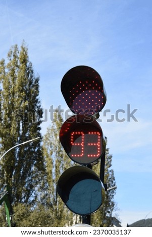 traffic light with remaining red time, 93 seconds