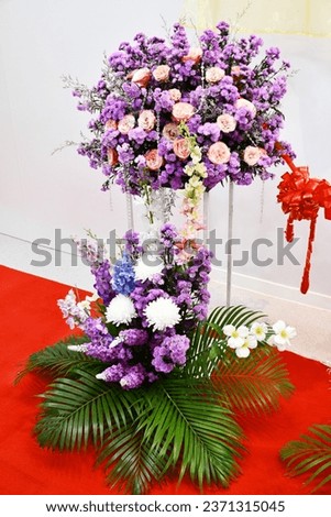 Flowers: Important events often include flowers as decorations. To create beauty and make attendees interested and pay attention to the organized event.