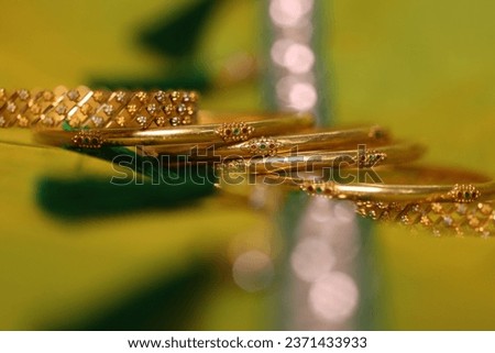 Fancy designer antique golden bracelets for woman fashion 