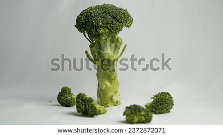 Green vegetables, broccoli with the stem still on, contain fiber and antioxidants which are healthy for the body