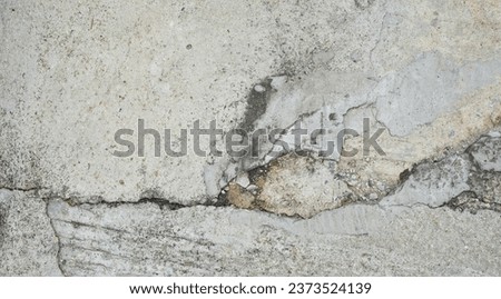 a cracked wall with a crack in it.