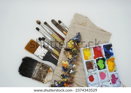 Art and Coloring School Supplies paintbrush , mixing palette                       