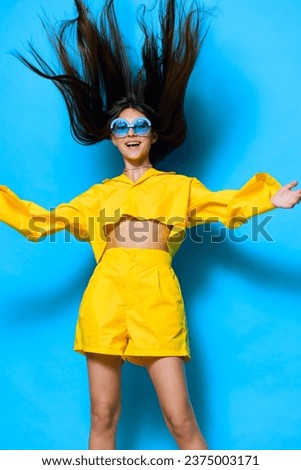 fashion woman lifestyle girl young trendy attractive beauty yellow sunglasses beautiful