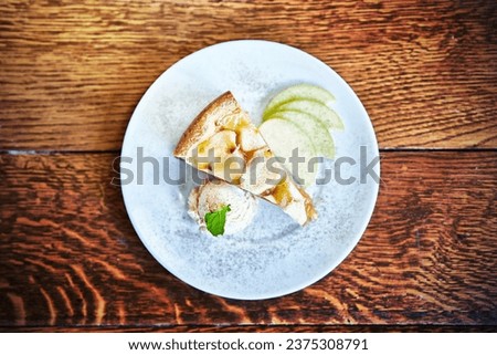 Picture of apple pie and ice cream