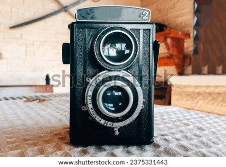 Very old camera, vintage, photography, photo lens, decoration, hobby, passion, black camera