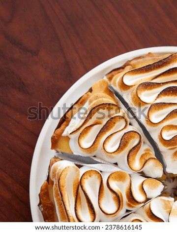 Sweet and sour lemon meringue tart