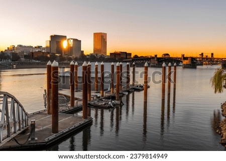 4K Image: Portland, Oregon Sunset View from Willamette River, Scenic Beauty at Dusk