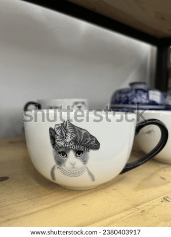 Cat picture cup in black and white