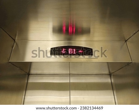 the floor sign inside the elevator