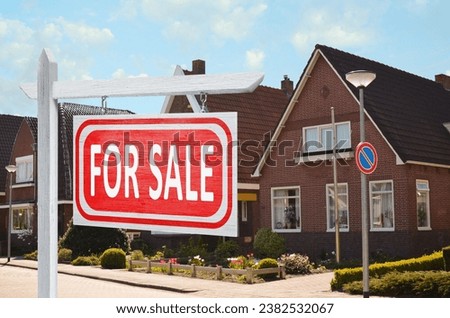 Sign with words For Sale near beautiful house outdoors