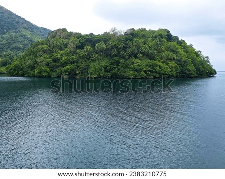 A small island located near Banda Naira Island, Maluku.