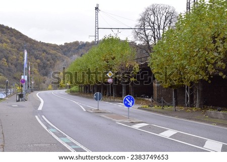 Mosel valley road at village Winningen