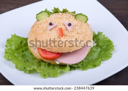 Fun food for kids - hamburger looks like a funny muzzle