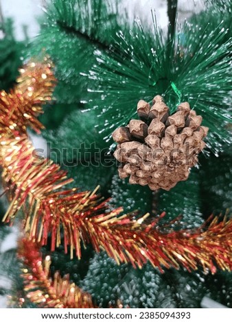 picture of christmas tree ornament creation