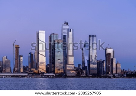 Hudson Yards in New York City, a cutting edge urban development featuring skyscrapers, parks, and more. Discover stunning architectural designs and cityscapes.