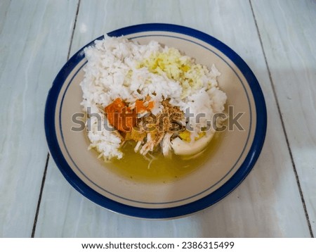 MyRealHoliday : Chicken soup cooked in a plate is ready to eat