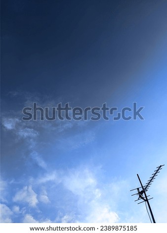 I took this photo from under the antenna pole, you can see a clear sky mixed with clouds and the antenna