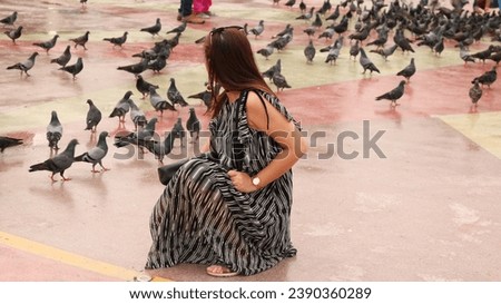 The beauty took pictures with pigeons in the capital Male - Maldives
Morning of November 9, 2023 in Male - Maldives