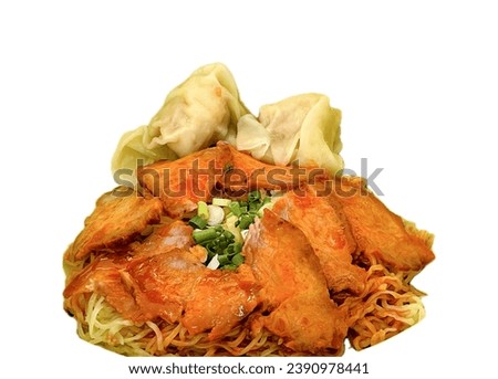 a dish of chicken with noodles.
