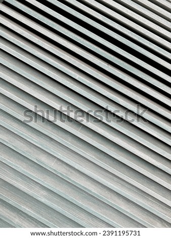A window grid with a nice striped texture for the background

