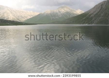 Picture of Kashmir great leke with backround mountain