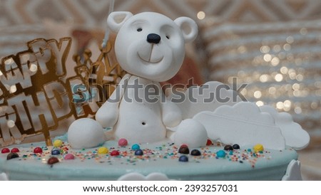 A birthday cake similar to a little bear