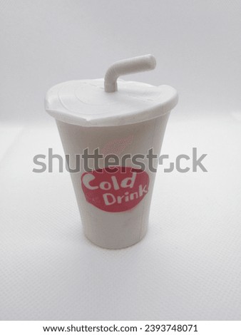 3d realistic paper cup with drinking straw on white background isolated.

