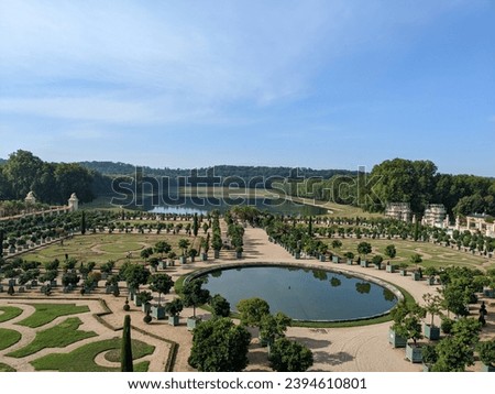 Beautiful picture of Versailles with a clear blue sky, picture of Versailles garden, picture of Versailles ponds