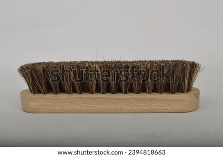 picture of shoe brush made from horse's hairs