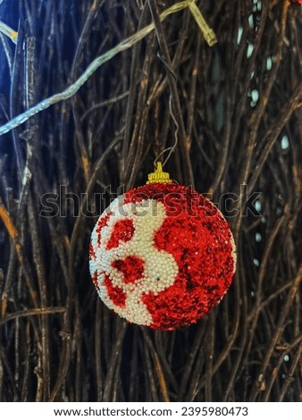Red Balls Ornaments Christmas Tree