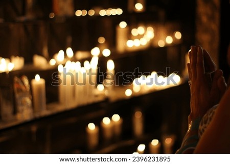 A symbol of spirituality and tranquility, these candle pictures are a strong communicator in reflecting in times of mourning, or on the other hand, provide a positive light for festival and birthday.