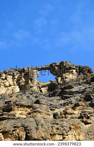Pictures of Tanuf, the Arch bridge, the Wadi and the castle ruins