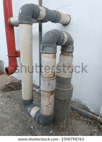 water channels from curved pipes

