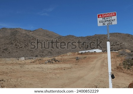 Mining, vintage wagons, Arizona landmarks. Safety signage.