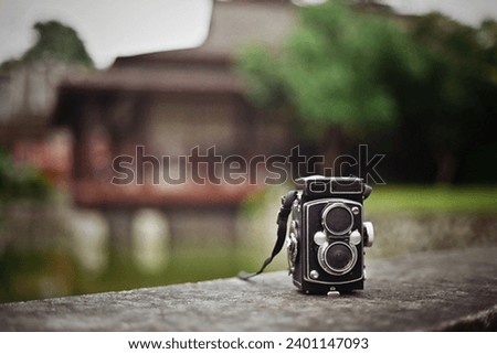 The medium format film camera