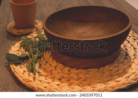 Exquisite Wooden Bowl - Crafted Elegance and Natural Beauty