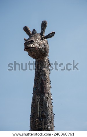 Metal giraffe sculpture Asia metal textures and patterns creative designs