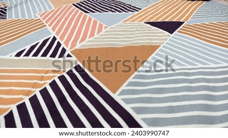 Color shades with patterned stripes