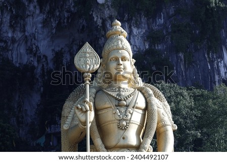 Batu Caves popular tourist attraction Hindu temple and shrine attracts thousands of worshippers and tourists 