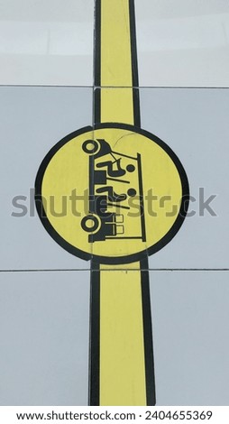 
A special symbol for the electric vehicle lane at Soekarno Hatt international airport.