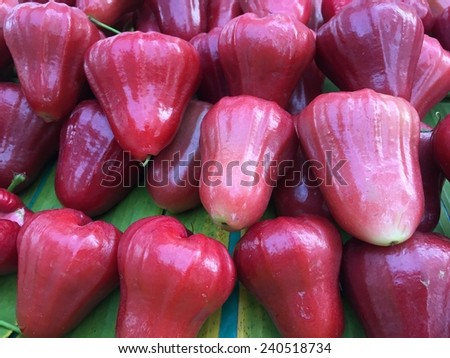 Rose apples on a local market in Thailand