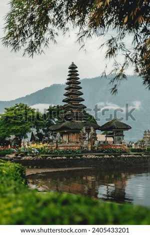 camera shot of the pura ulun danu bratan temple in Bali, Indonesia. Royalty-Free Stock Photo #2405433201